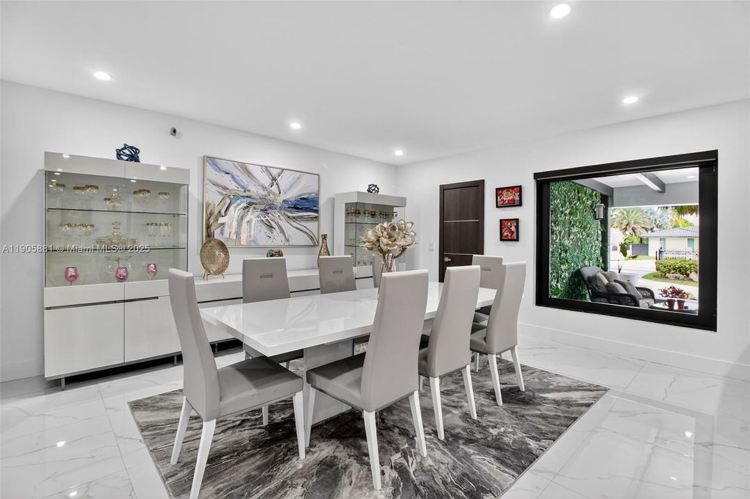 На продажу: $2,989,900 (7 спален, 7 ванн, 6750 Квадратных фут)