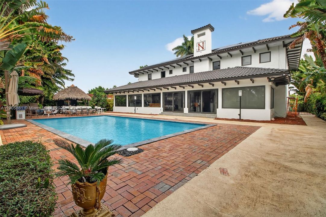 На продажу: $2,989,900 (7 спален, 7 ванн, 6750 Квадратных фут)