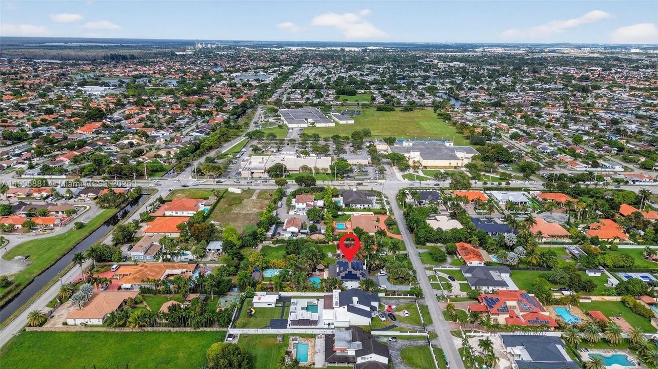 На продажу: $2,989,900 (7 спален, 7 ванн, 6750 Квадратных фут)