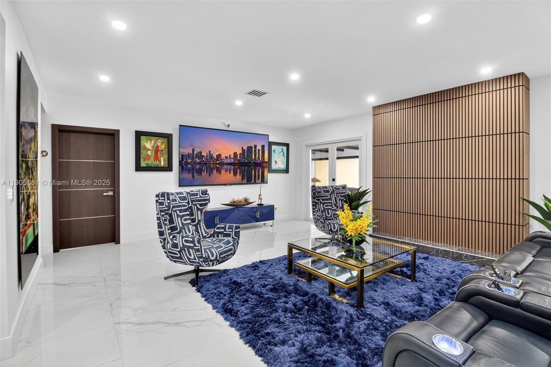 На продажу: $2,989,900 (7 спален, 7 ванн, 6750 Квадратных фут)