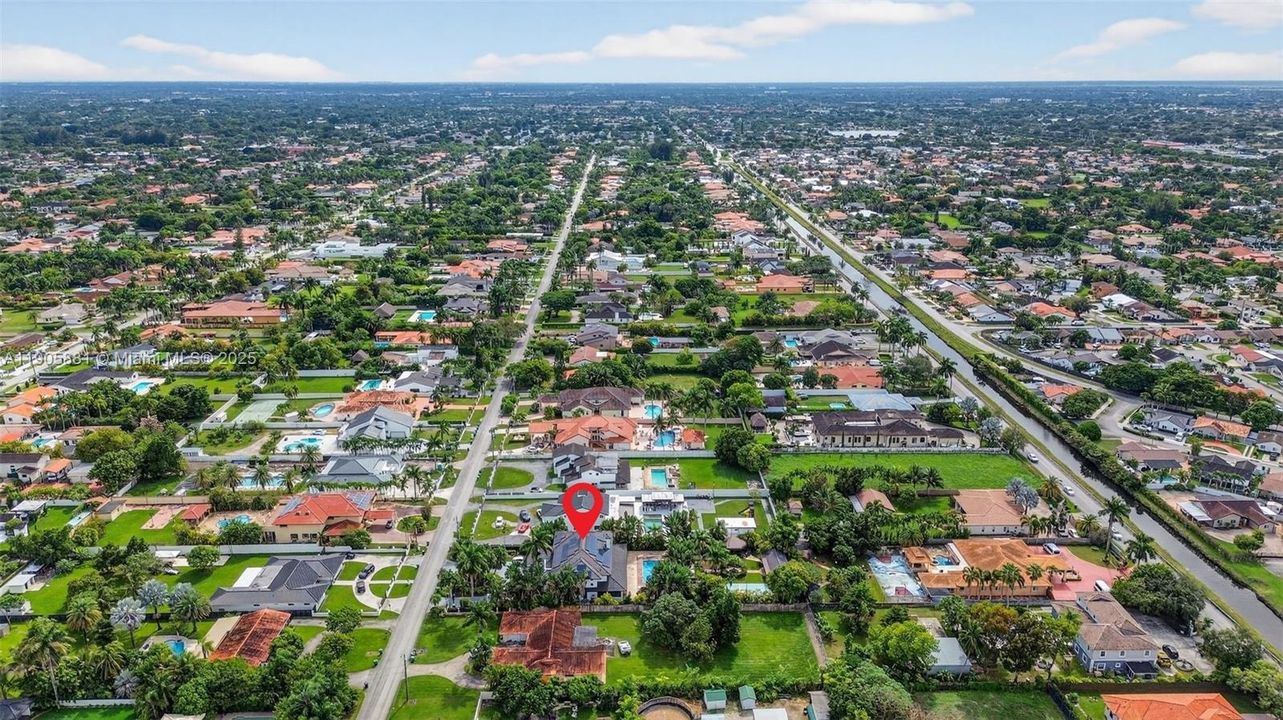 На продажу: $2,989,900 (7 спален, 7 ванн, 6750 Квадратных фут)