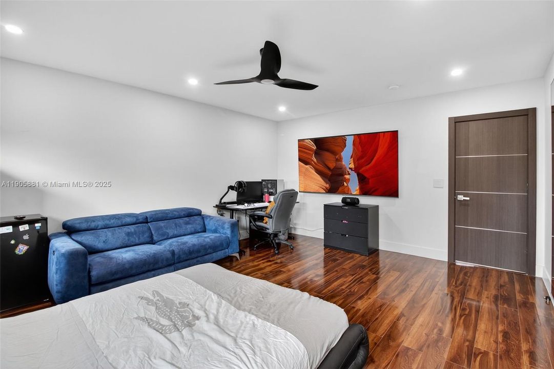 На продажу: $2,989,900 (7 спален, 7 ванн, 6750 Квадратных фут)