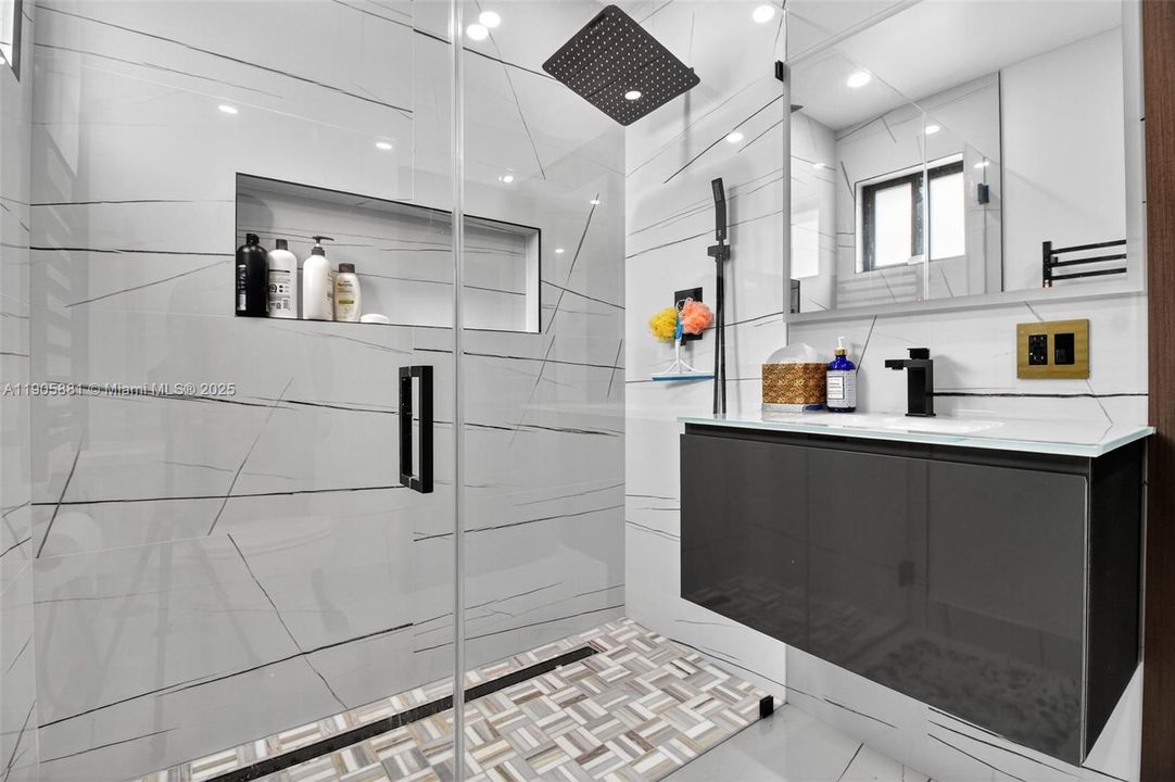 На продажу: $2,989,900 (7 спален, 7 ванн, 6750 Квадратных фут)