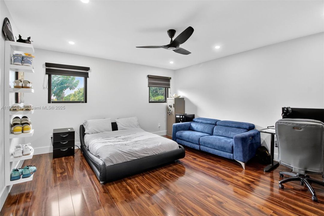 На продажу: $2,989,900 (7 спален, 7 ванн, 6750 Квадратных фут)