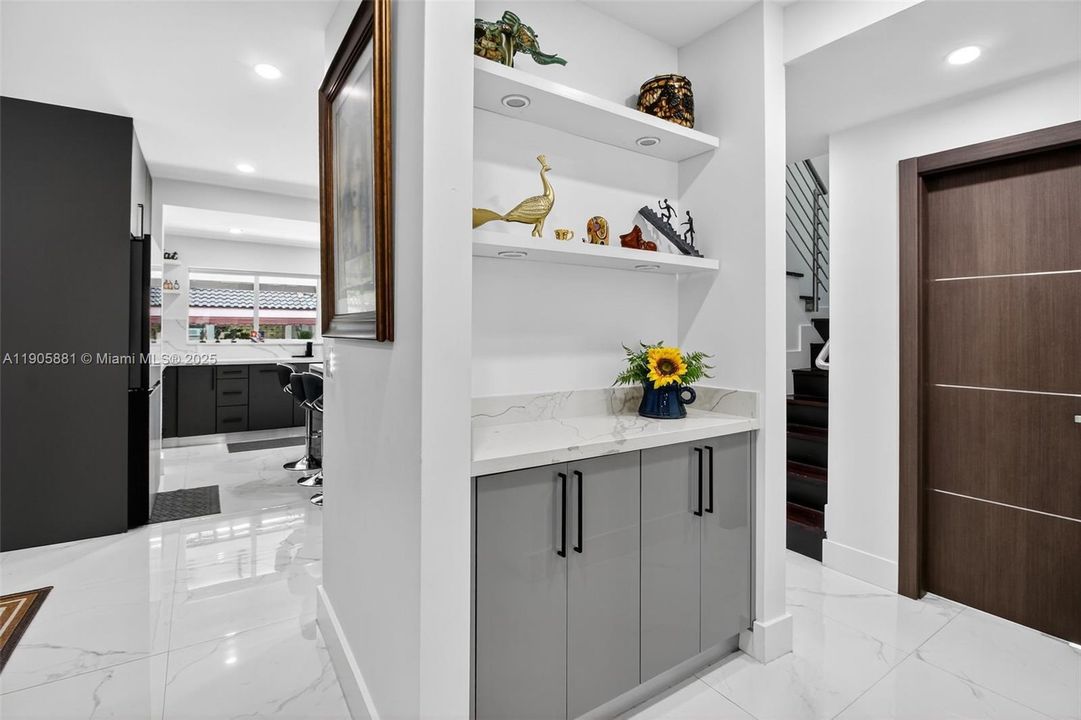 На продажу: $2,989,900 (7 спален, 7 ванн, 6750 Квадратных фут)