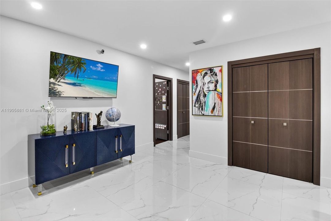 На продажу: $2,989,900 (7 спален, 7 ванн, 6750 Квадратных фут)