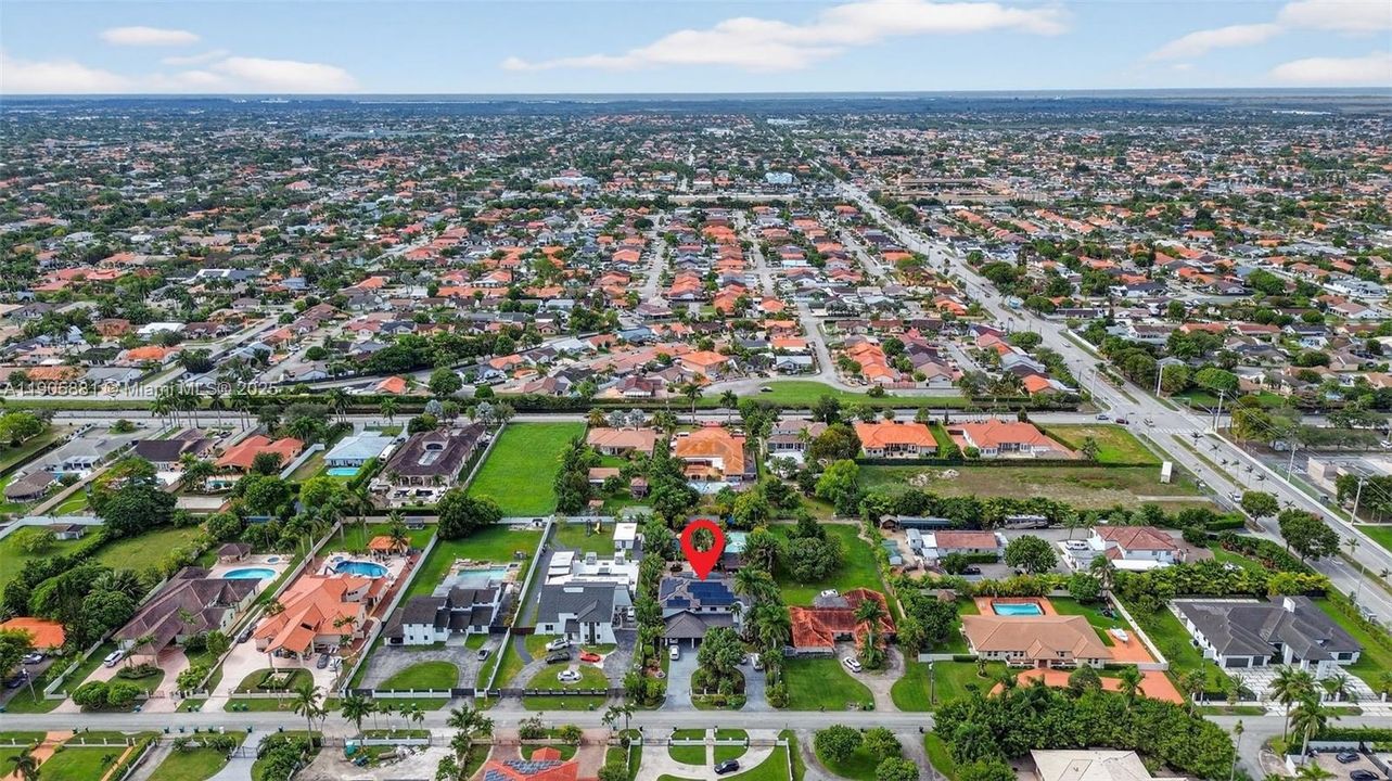 На продажу: $2,989,900 (7 спален, 7 ванн, 6750 Квадратных фут)