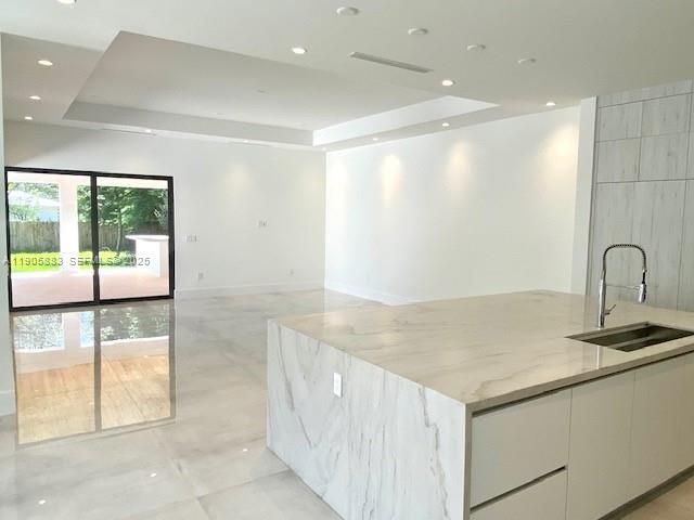 待售: $6,950,000 (6 贝兹, 8 浴室, 5759 平方英尺)