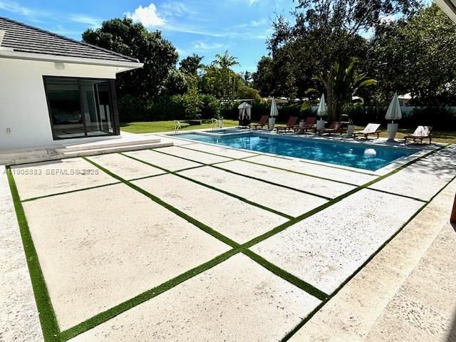 patio pool area