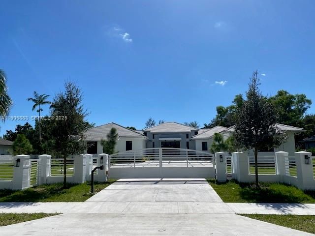 待售: $6,950,000 (6 贝兹, 8 浴室, 5759 平方英尺)