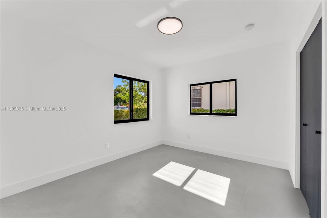 合同活跃: $599,000 (0 贝兹, 0 浴室, 1600 平方英尺)