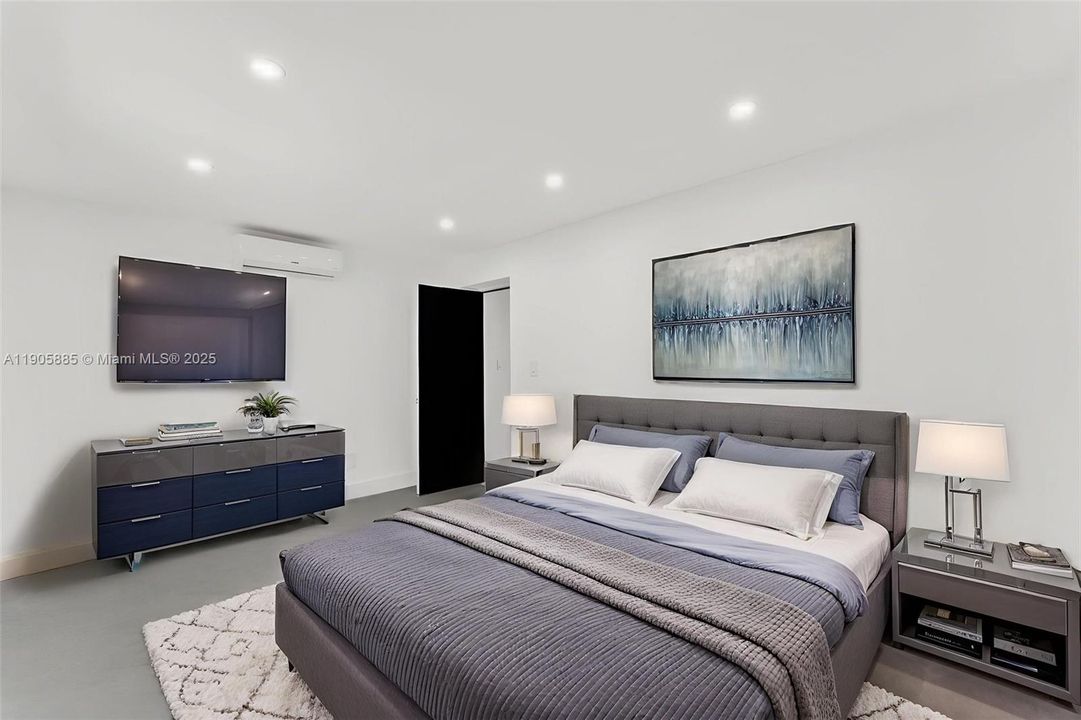 合同活跃: $599,000 (0 贝兹, 0 浴室, 1600 平方英尺)