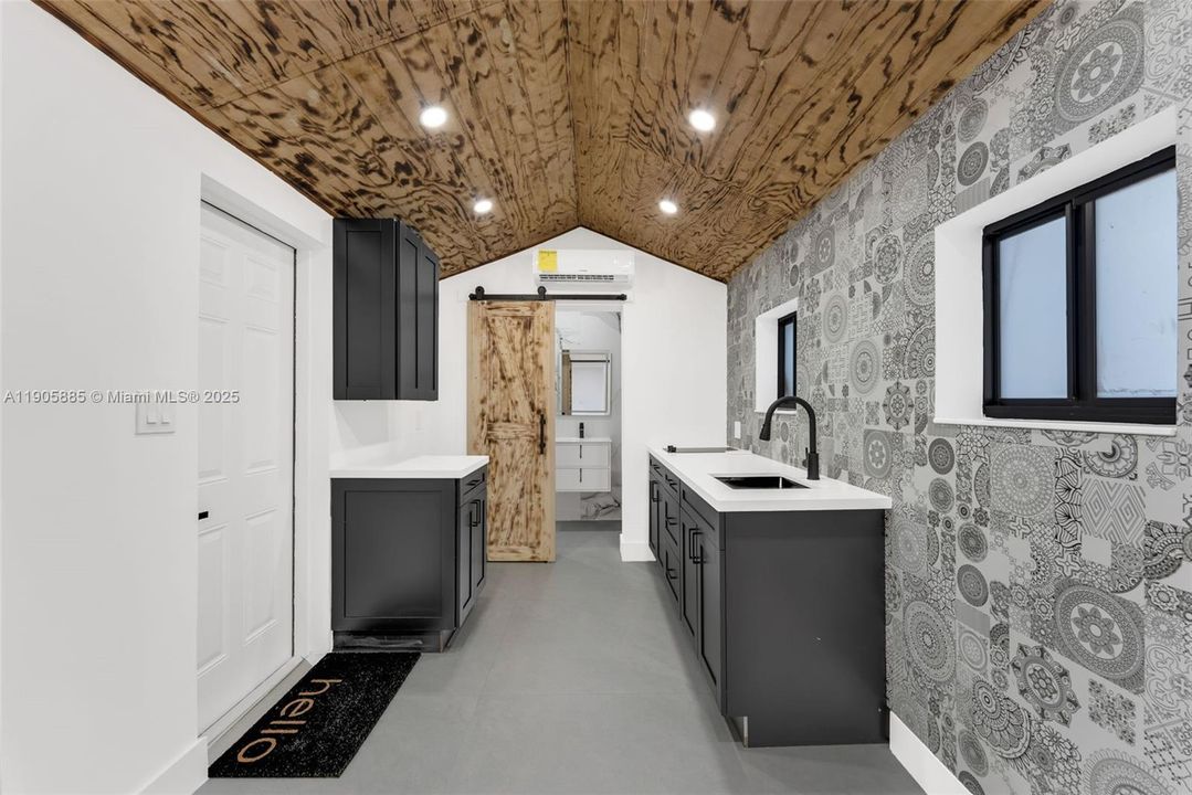 合同活跃: $599,000 (0 贝兹, 0 浴室, 1600 平方英尺)