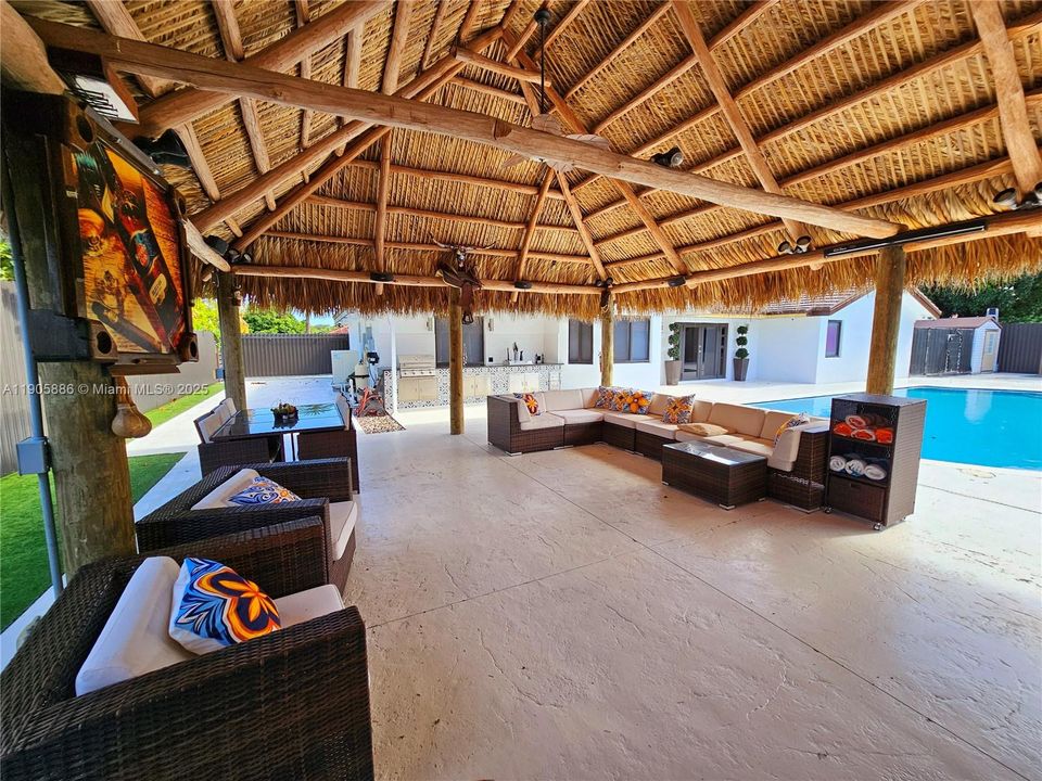 В аренду: $6,000 (4 спален, 2 ванн, 2157 Квадратных фут)