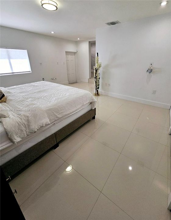 В аренду: $6,000 (4 спален, 2 ванн, 2157 Квадратных фут)