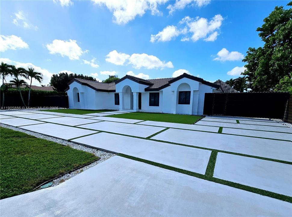 В аренду: $6,000 (4 спален, 2 ванн, 2157 Квадратных фут)