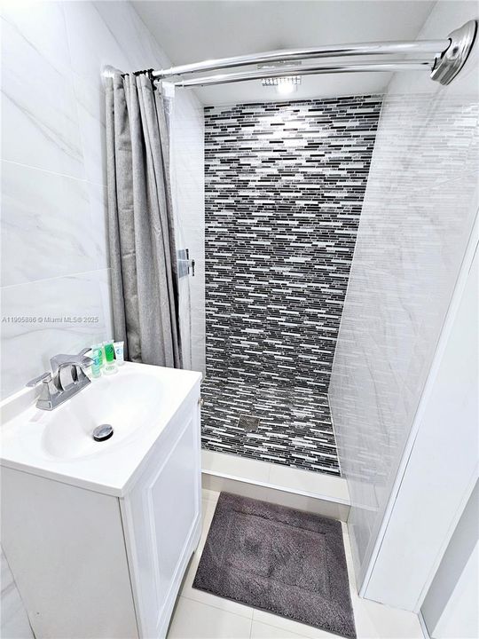 В аренду: $6,000 (4 спален, 2 ванн, 2157 Квадратных фут)