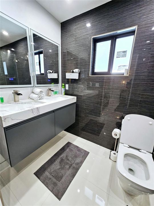 В аренду: $6,000 (4 спален, 2 ванн, 2157 Квадратных фут)