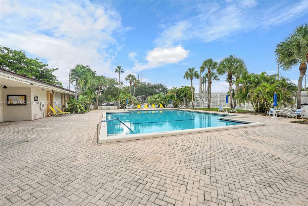 待售: $170,000 (3 贝兹, 2 浴室, 1526 平方英尺)