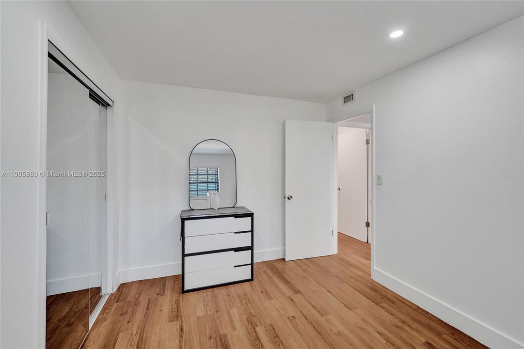 Active With Contract: $1,971 (2 beds, 1 baths, 732 Square Feet)