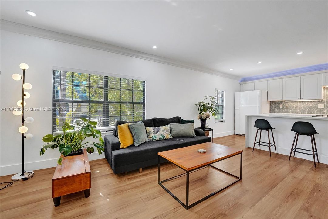 Active With Contract: $1,971 (2 beds, 1 baths, 732 Square Feet)