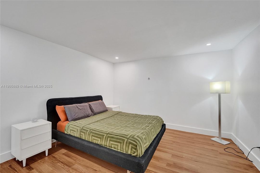 Active With Contract: $1,971 (2 beds, 1 baths, 732 Square Feet)