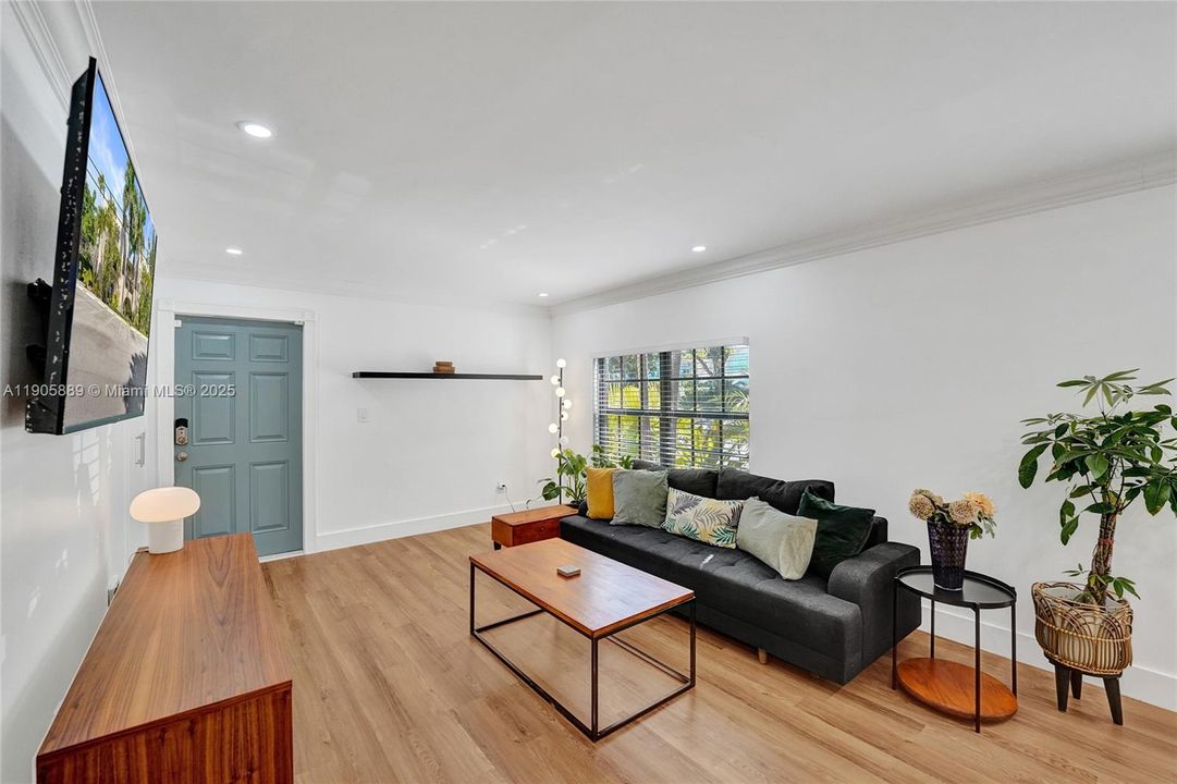 Active With Contract: $1,971 (2 beds, 1 baths, 732 Square Feet)