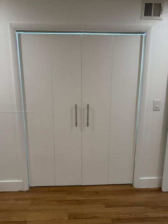 Active With Contract: $1,971 (2 beds, 1 baths, 732 Square Feet)