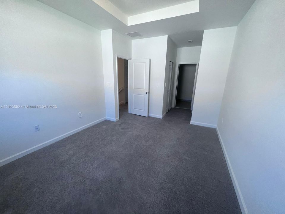 出租: $2,800 (4 贝兹, 2 浴室, 1828 平方英尺)