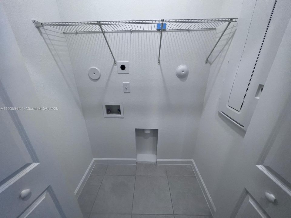 出租: $2,800 (4 贝兹, 2 浴室, 1828 平方英尺)