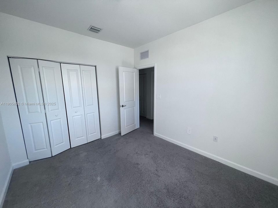 出租: $2,800 (4 贝兹, 2 浴室, 1828 平方英尺)