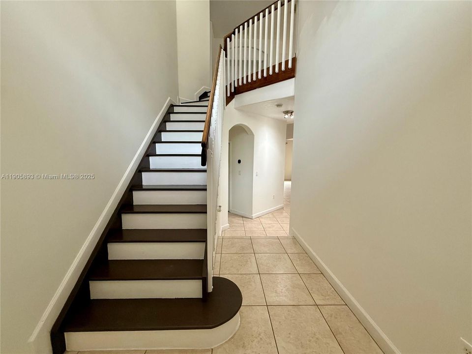 For Rent: $3,995 (5 beds, 3 baths, 2817 Square Feet)