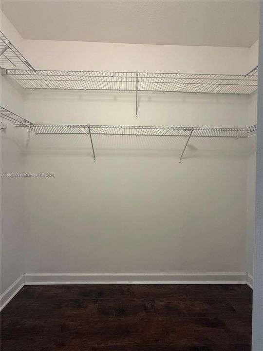 For Rent: $3,995 (5 beds, 3 baths, 2817 Square Feet)