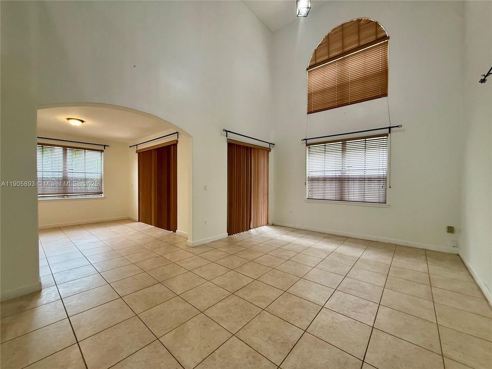 For Rent: $3,995 (5 beds, 3 baths, 2817 Square Feet)