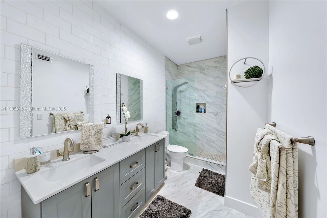 待售: $698,700 (1 贝兹, 1 浴室, 1027 平方英尺)