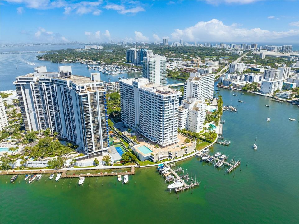 待售: $698,700 (1 贝兹, 1 浴室, 1027 平方英尺)