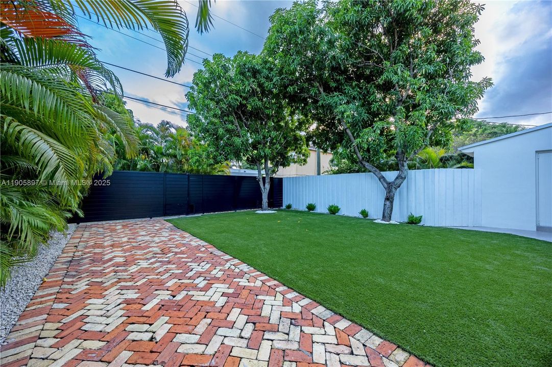 For Sale: $1,385,000 (0 beds, 0 baths, 2088 Square Feet)