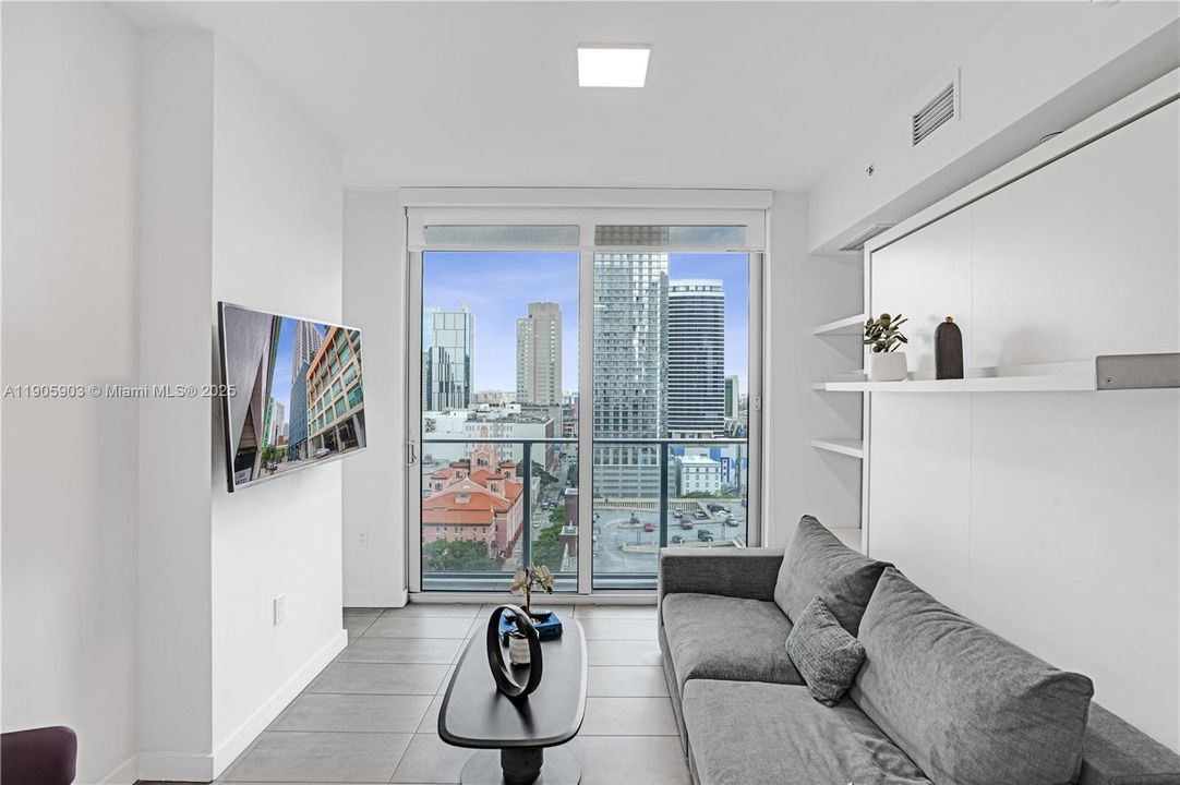 Active With Contract: $425,000 (1 beds, 1 baths, 521 Square Feet)