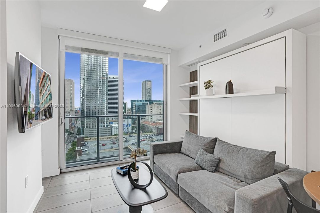 Active With Contract: $425,000 (1 beds, 1 baths, 521 Square Feet)