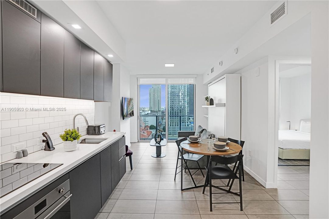 Active With Contract: $425,000 (1 beds, 1 baths, 521 Square Feet)