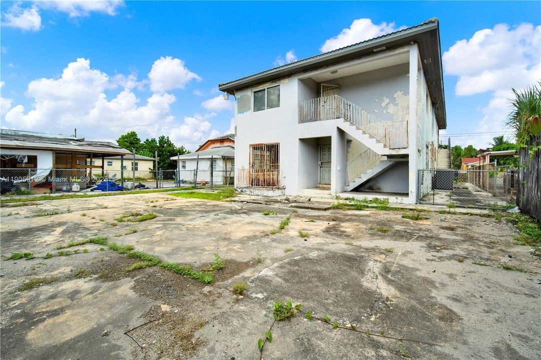 Active With Contract: $800,000 (0 beds, 0 baths, 3380 Square Feet)