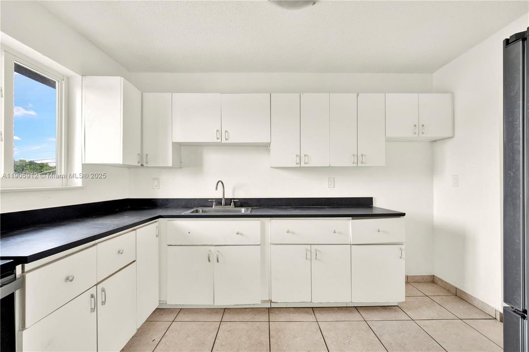 Active With Contract: $800,000 (0 beds, 0 baths, 3380 Square Feet)