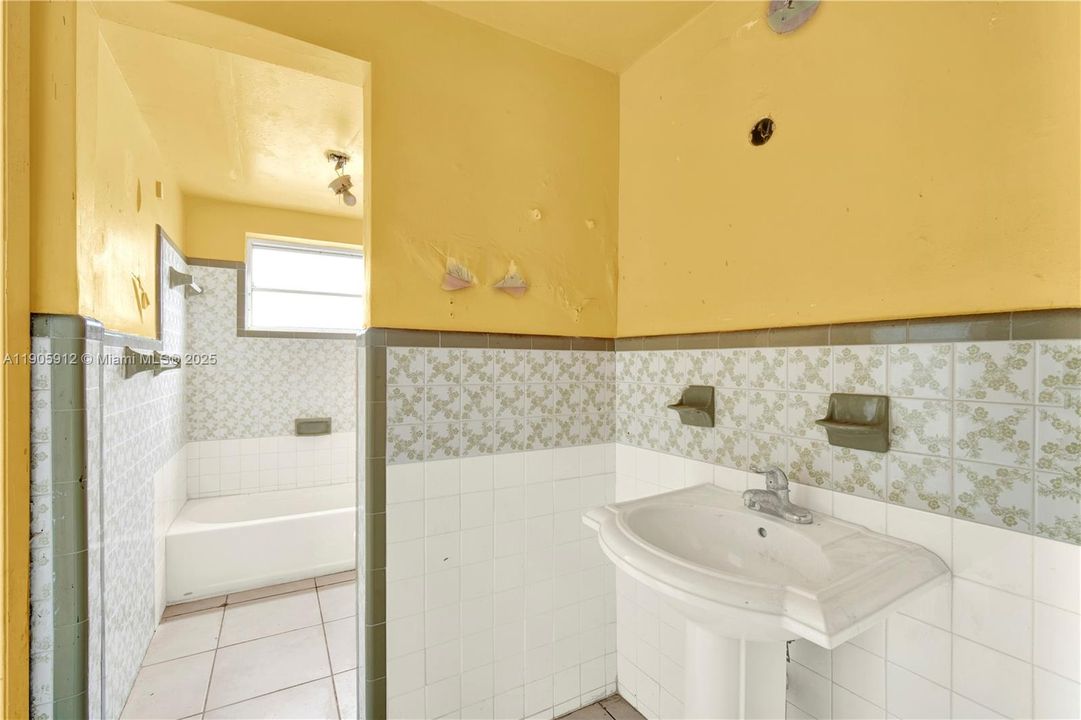 Active With Contract: $800,000 (0 beds, 0 baths, 3380 Square Feet)