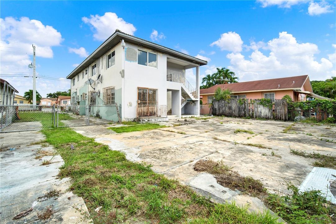 Active With Contract: $800,000 (0 beds, 0 baths, 3380 Square Feet)