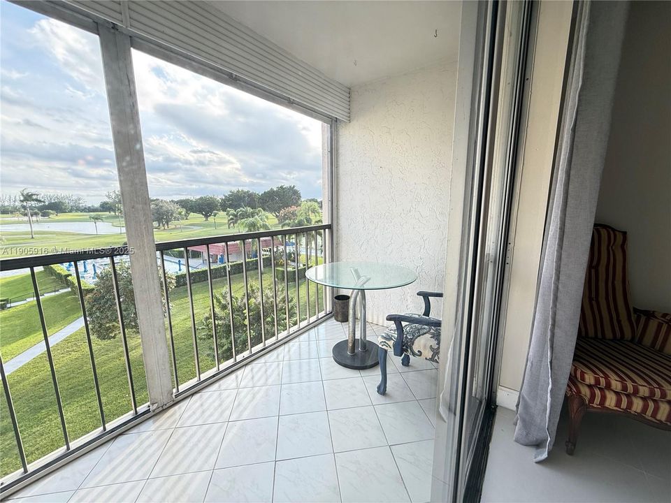 For Rent: $1,750 (1 beds, 1 baths, 800 Square Feet)