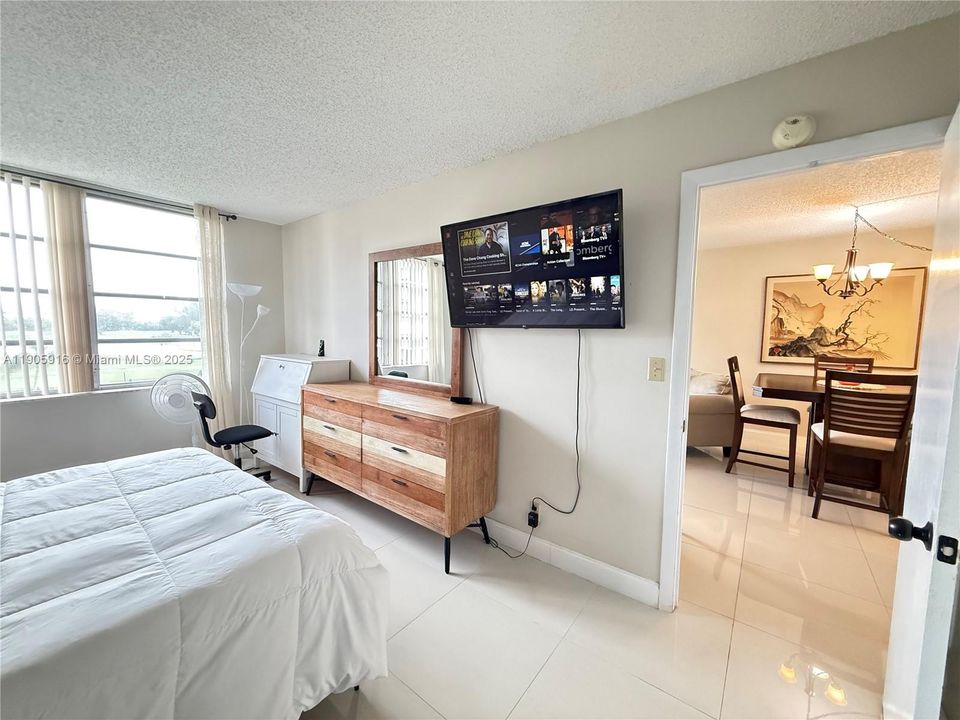 For Rent: $1,750 (1 beds, 1 baths, 800 Square Feet)