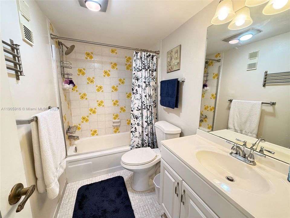 For Rent: $1,750 (1 beds, 1 baths, 800 Square Feet)