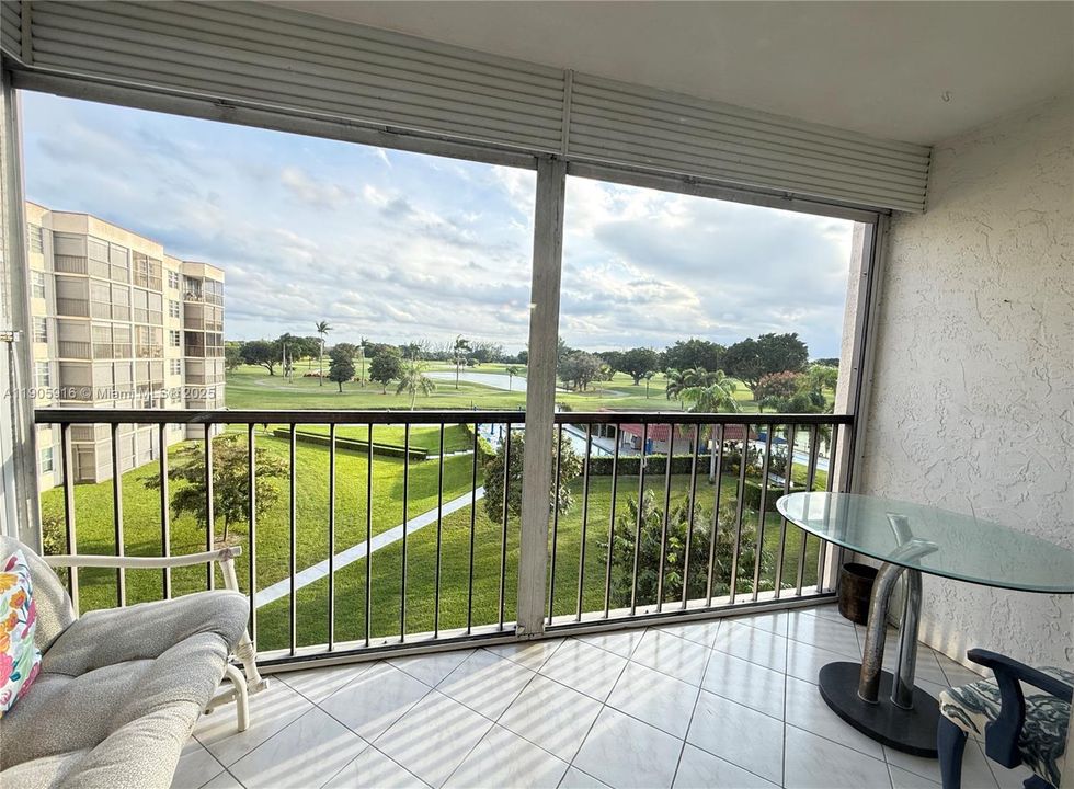 For Rent: $1,750 (1 beds, 1 baths, 800 Square Feet)