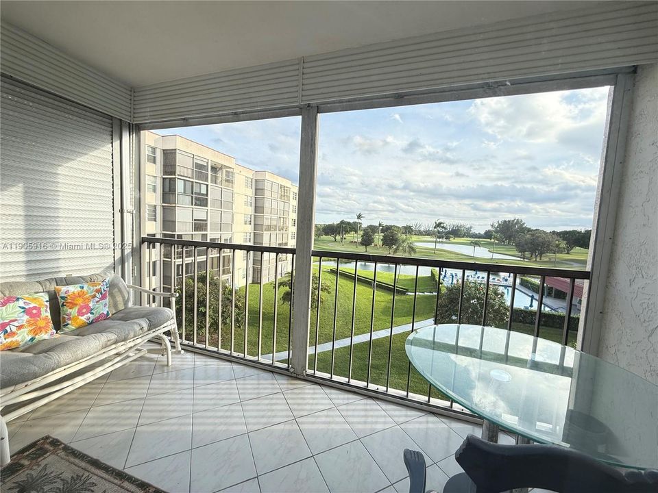 For Rent: $1,750 (1 beds, 1 baths, 800 Square Feet)