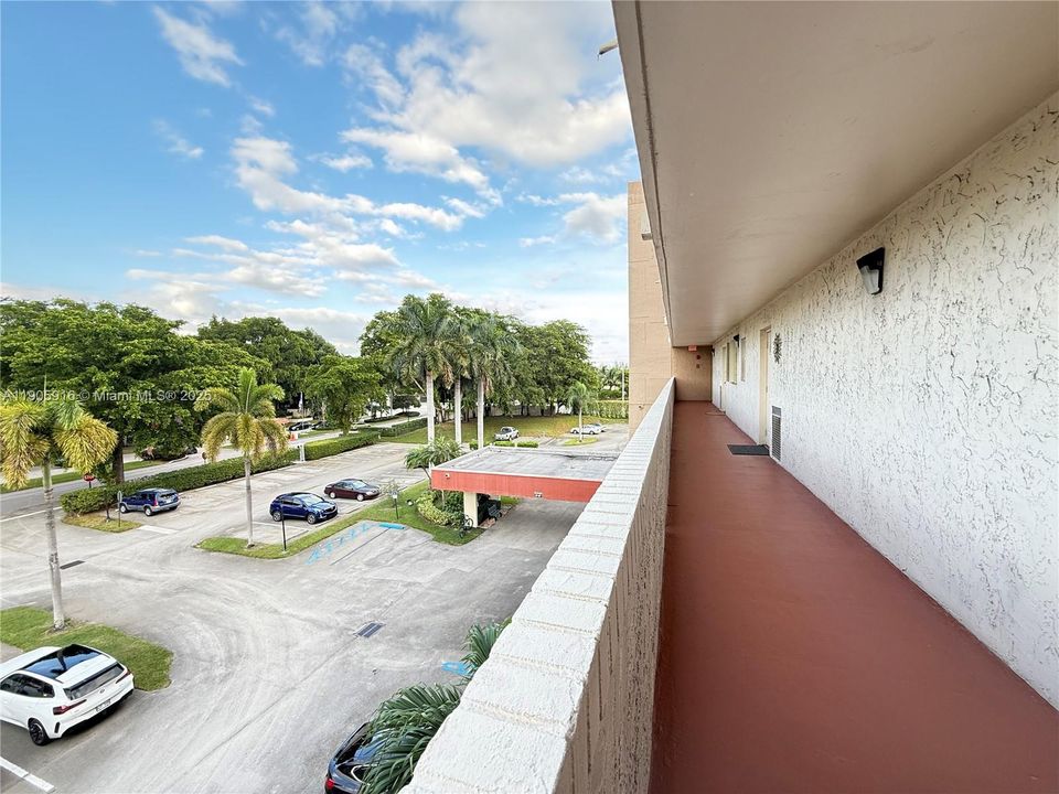 For Rent: $1,750 (1 beds, 1 baths, 800 Square Feet)